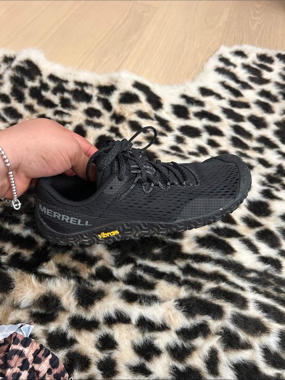 Merrell women Black Athletic Trail Shoe with Vibram Outsole size 6